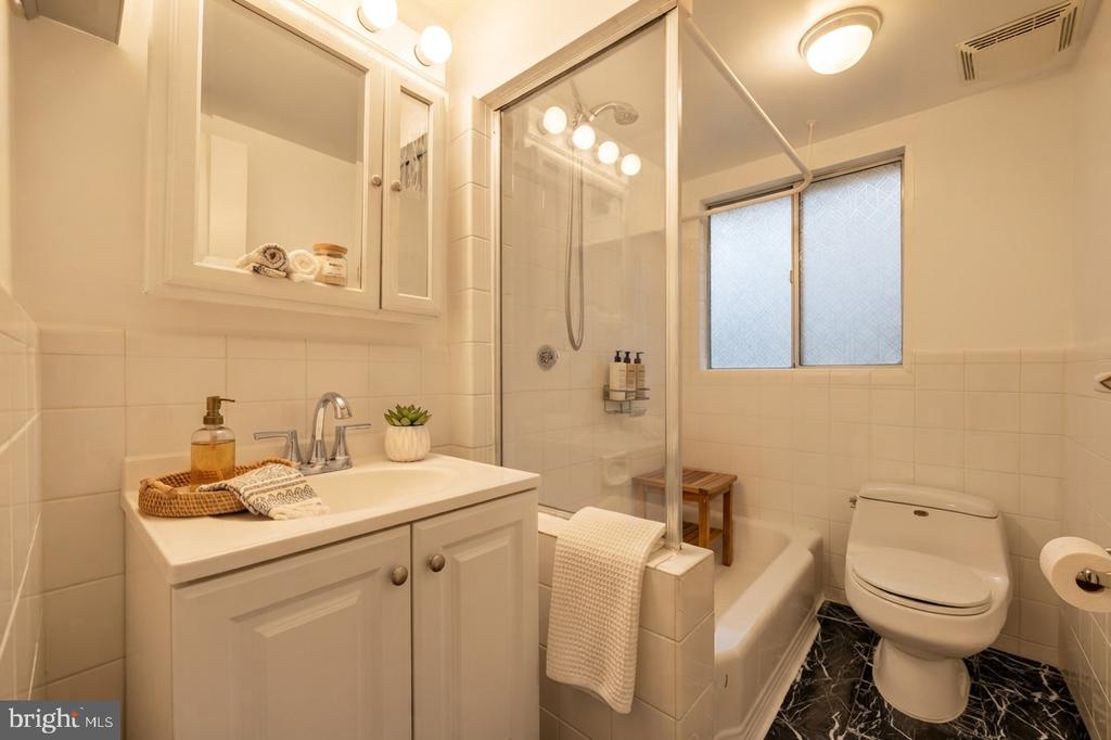 7611 MAPLE AVENUE Unit: 205