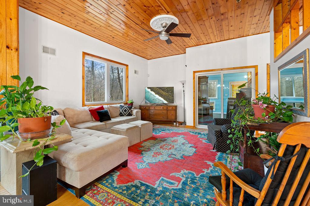 14404 Medwick Rd
