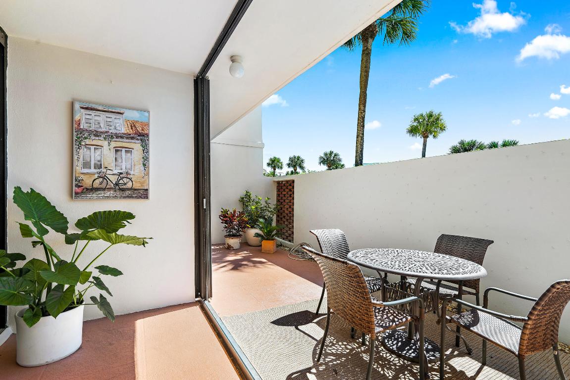 225 Beach Road Unit: 105