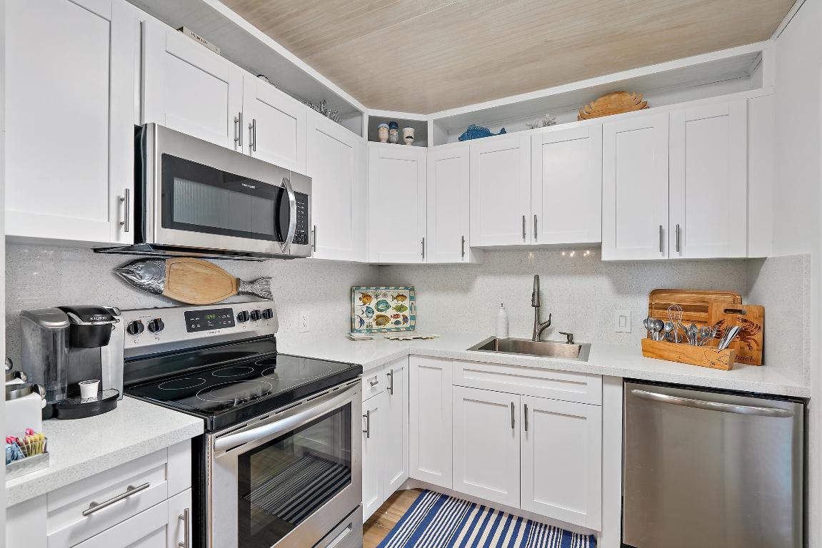 225 Beach Road Unit: 105