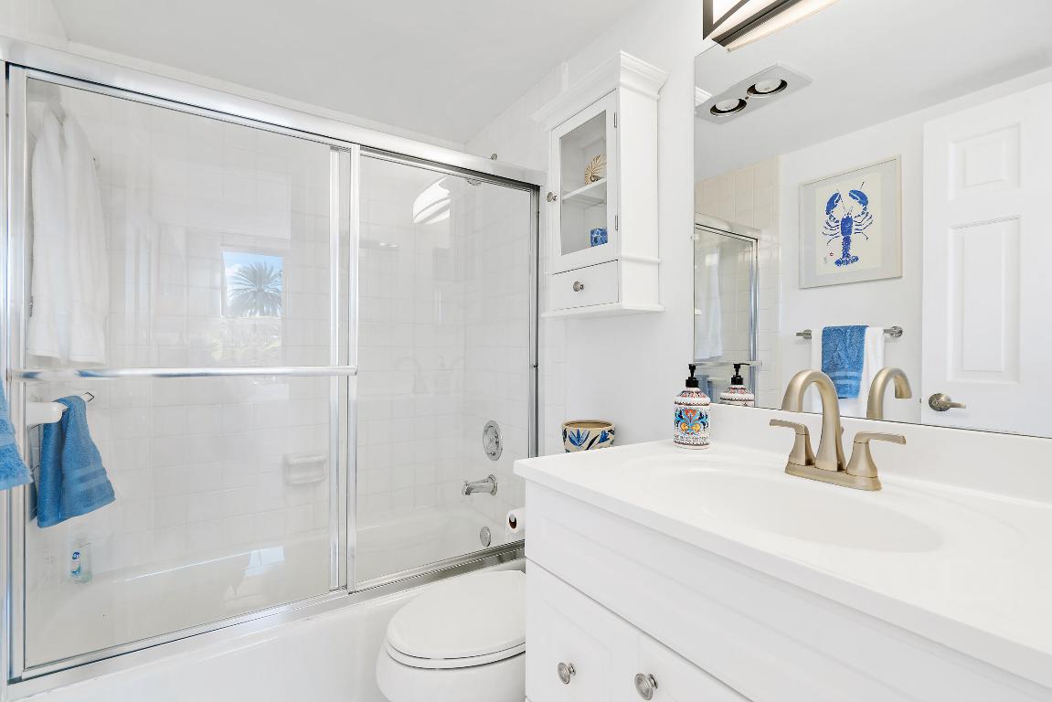 225 Beach Road Unit: 105
