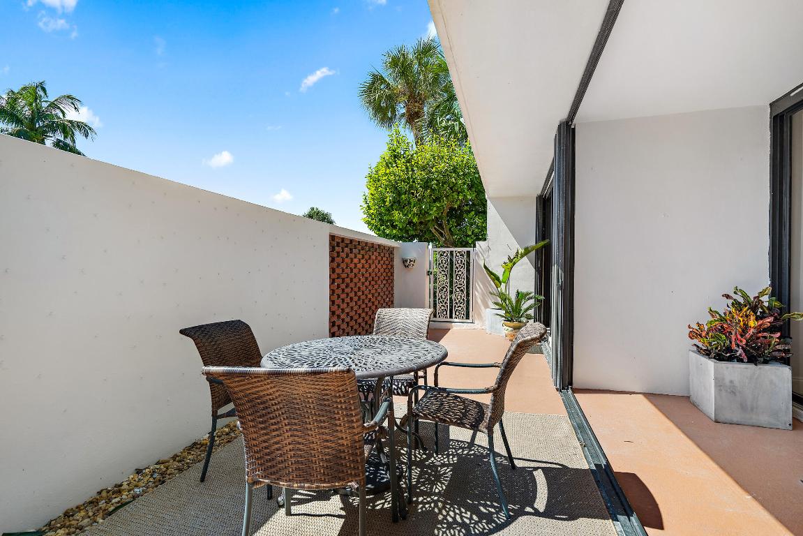 225 Beach Road Unit: 105