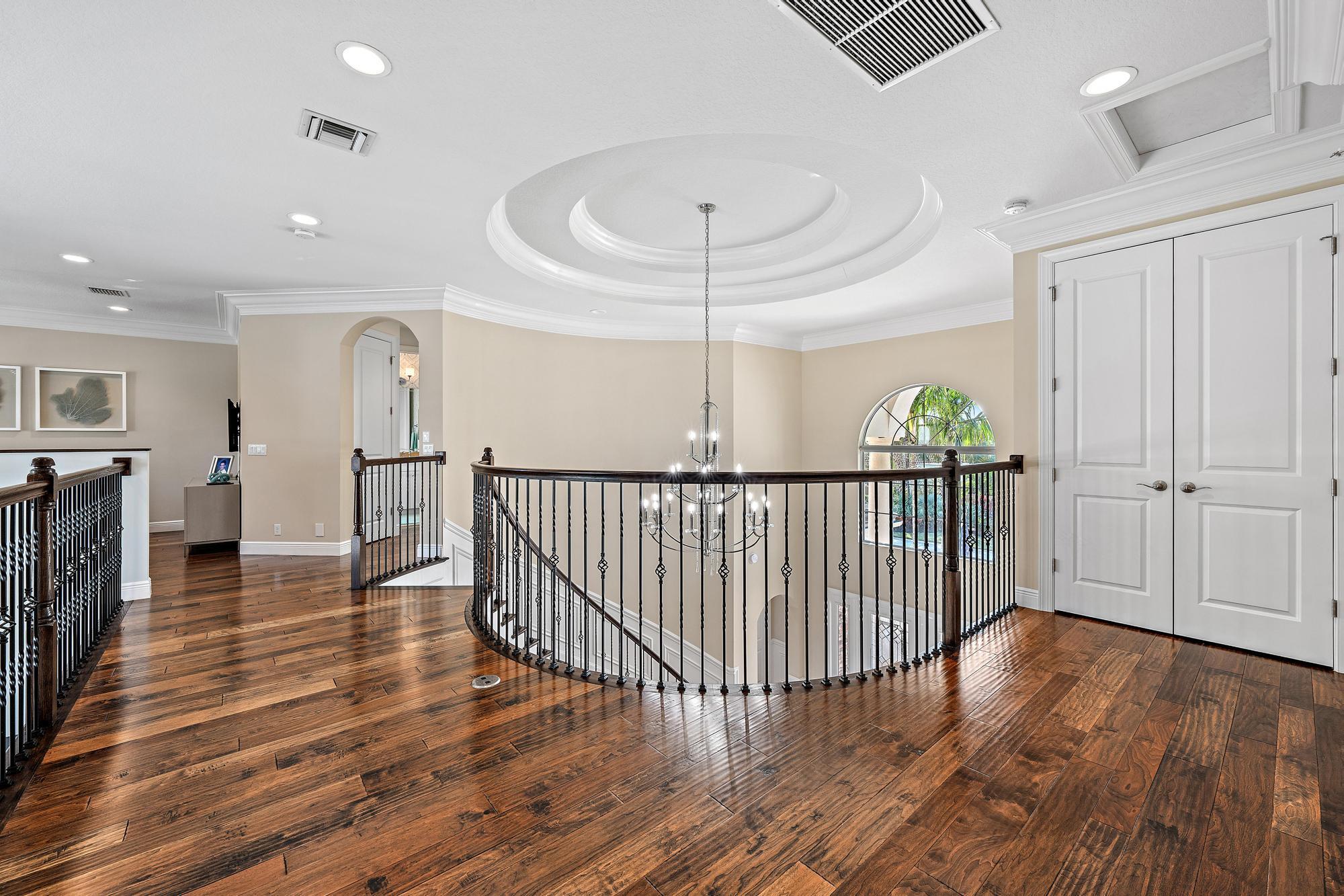 1727 W Hemingway Drive