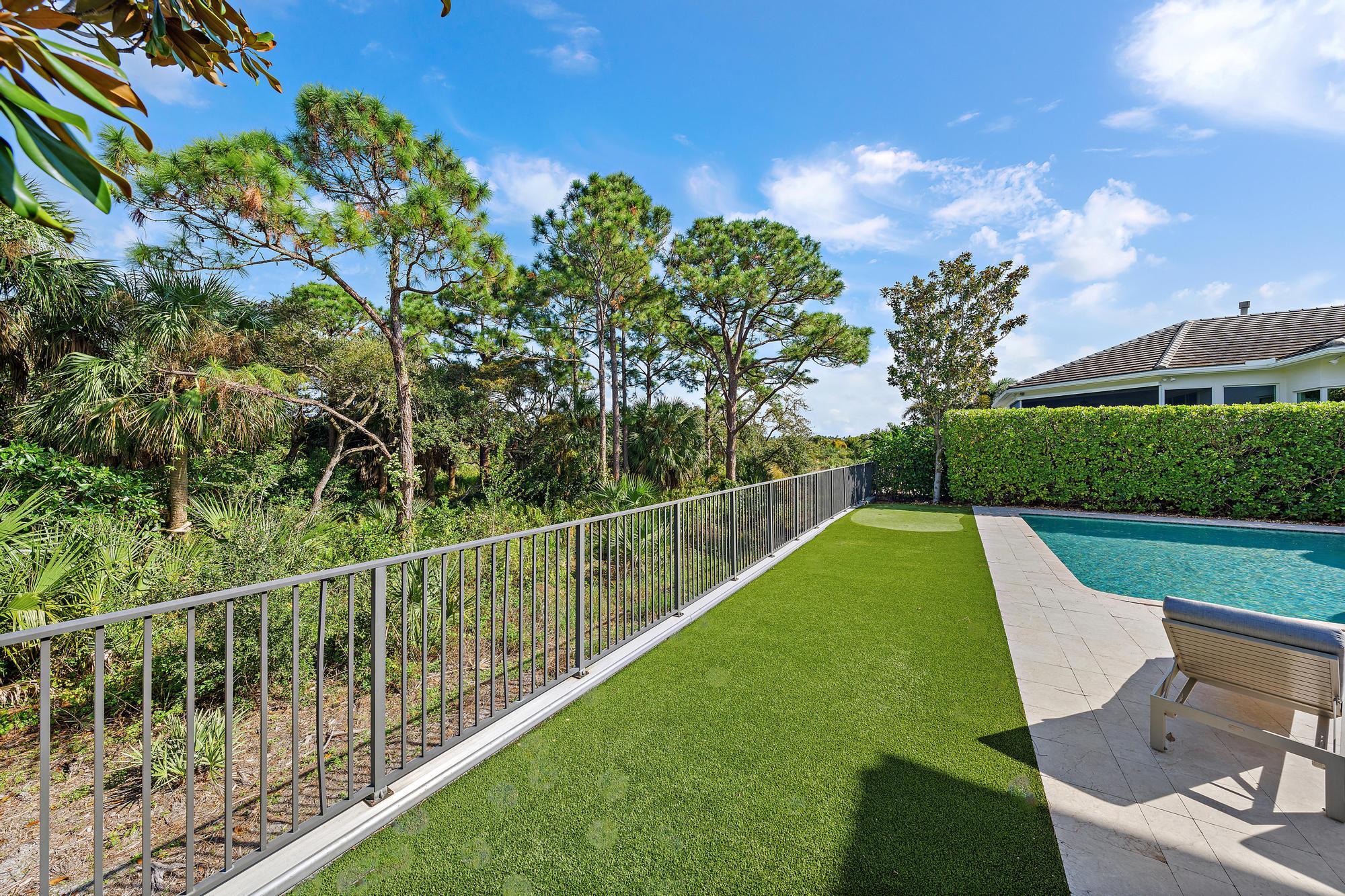 1727 W Hemingway Drive