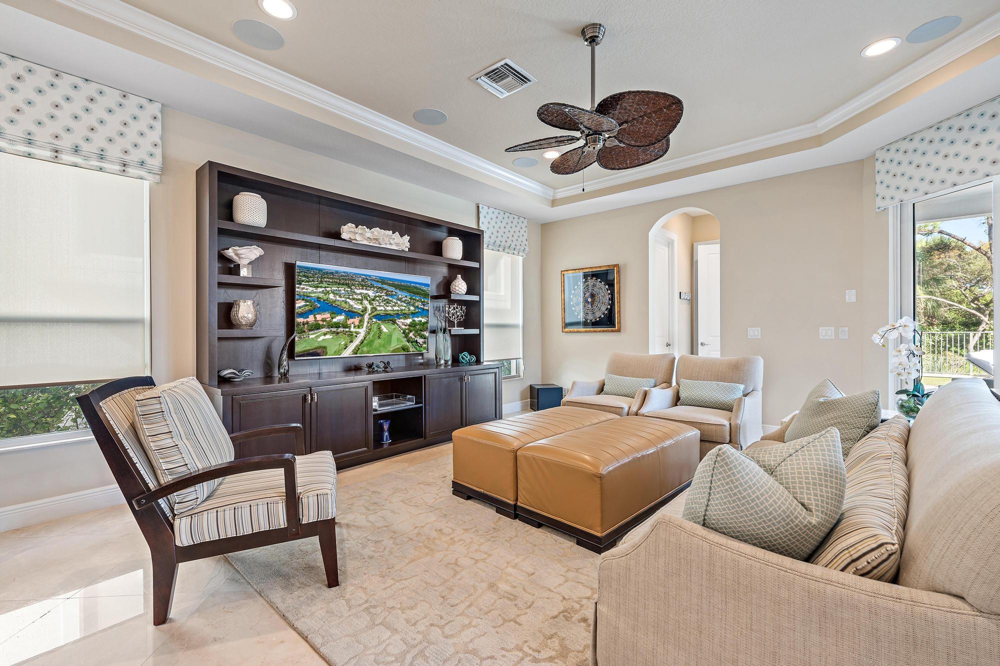 1727 W Hemingway Drive
