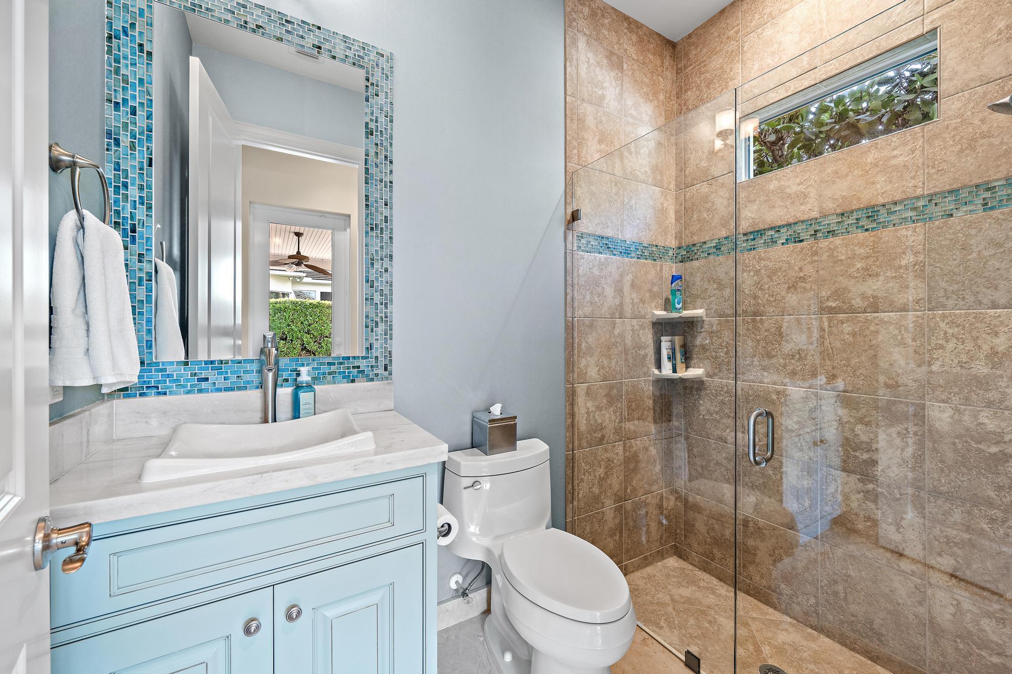 1727 W Hemingway Drive