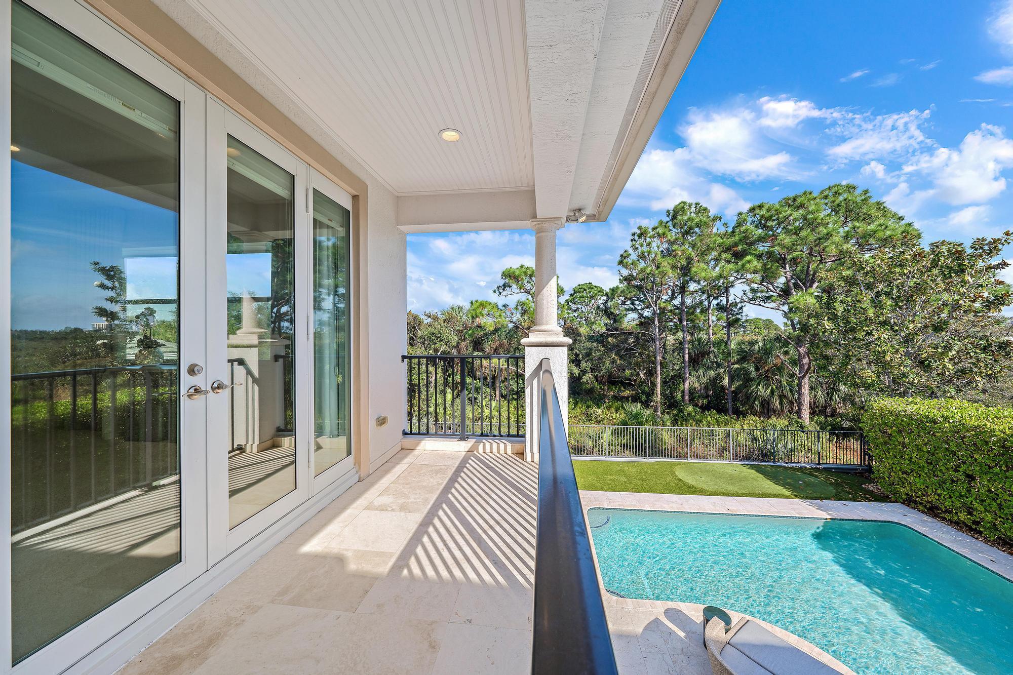 1727 W Hemingway Drive