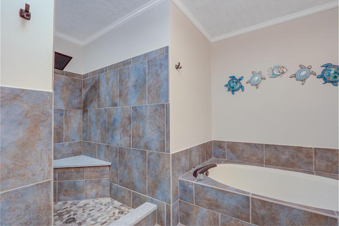 911 Oak Harbour Drive