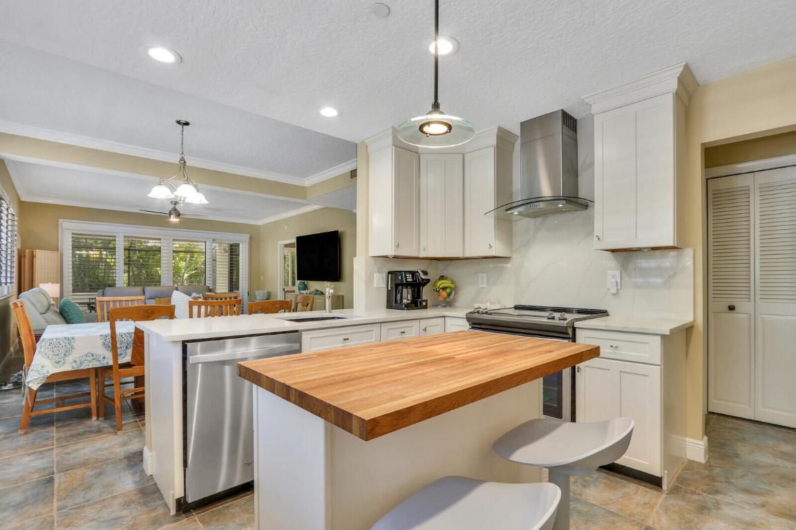 911 Oak Harbour Drive