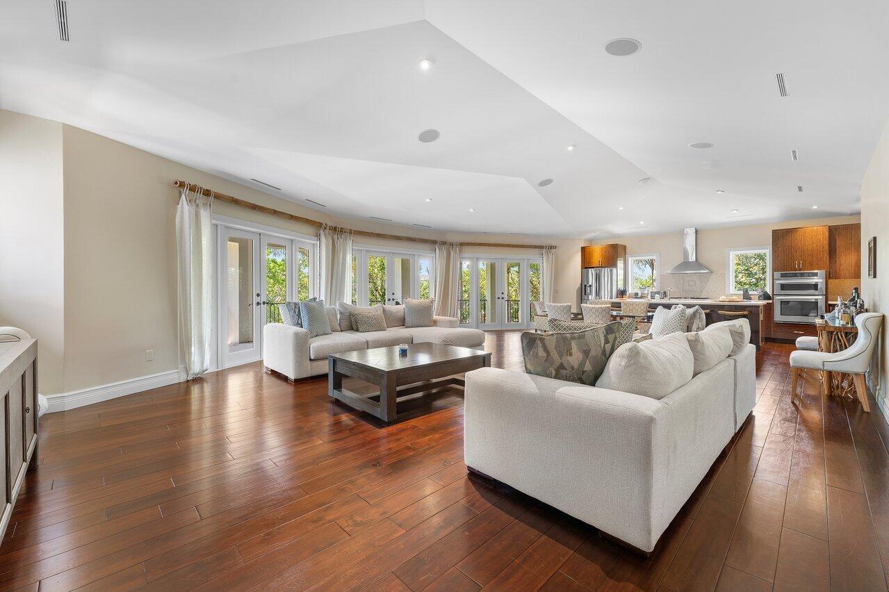 3208 Pilots Point Circle