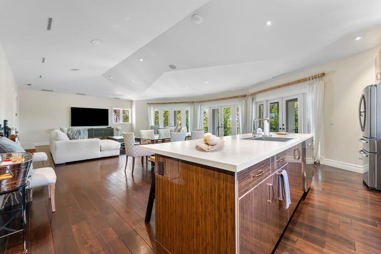 3208 Pilots Point Circle