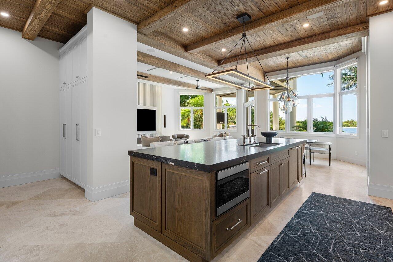 3208 Pilots Point Circle