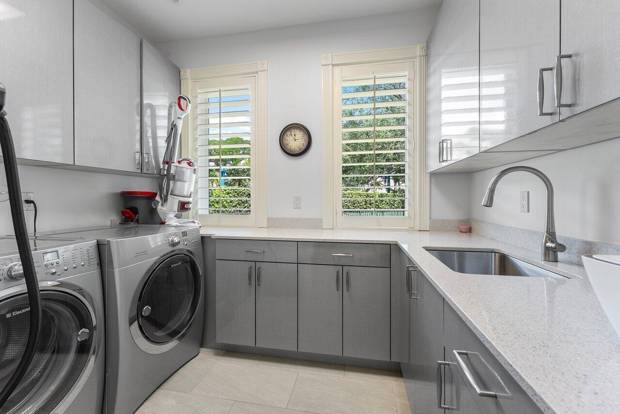 3208 Pilots Point Circle