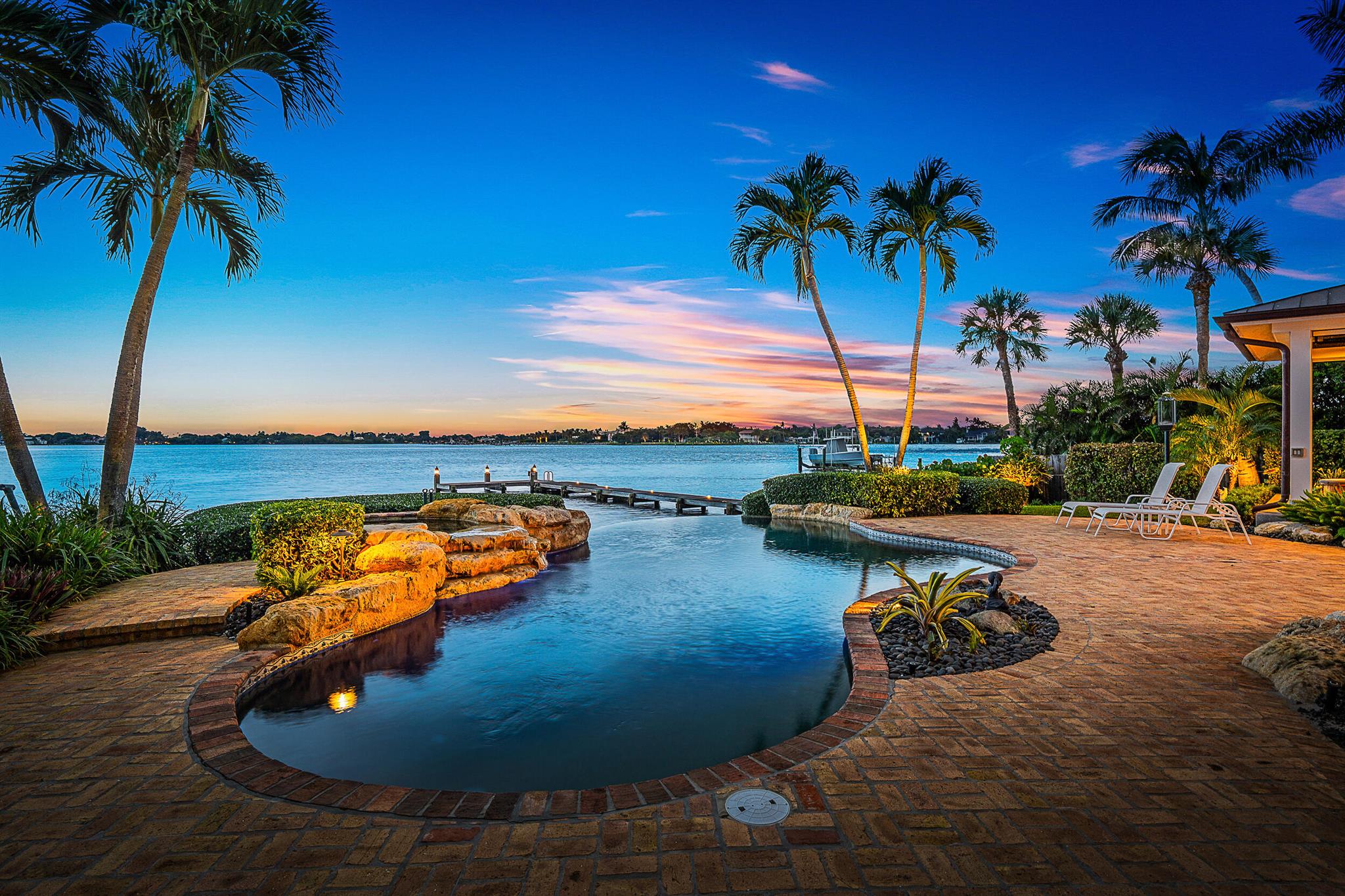 20 Yacht Club Place