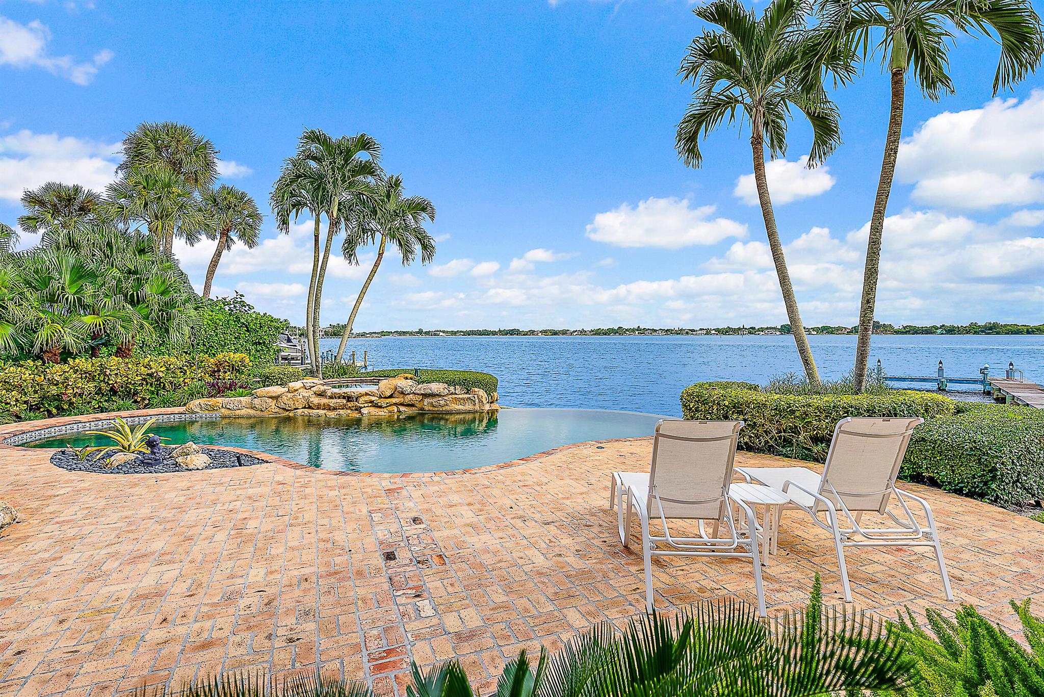 20 Yacht Club Place