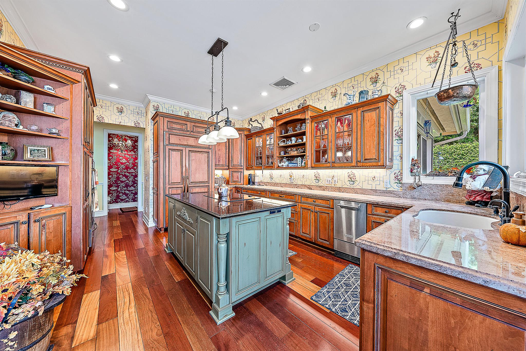 20 Yacht Club Place
