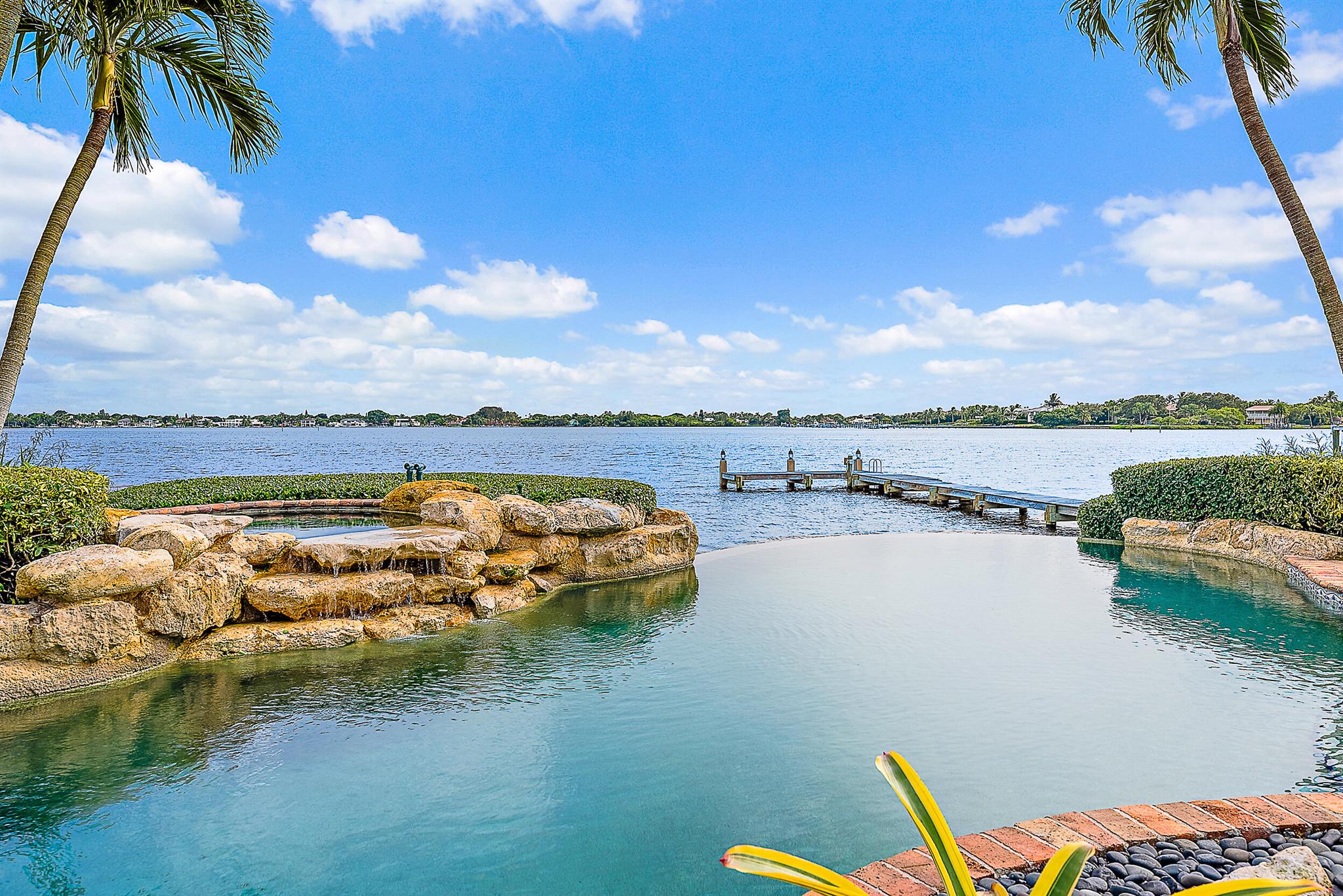 20 Yacht Club Place