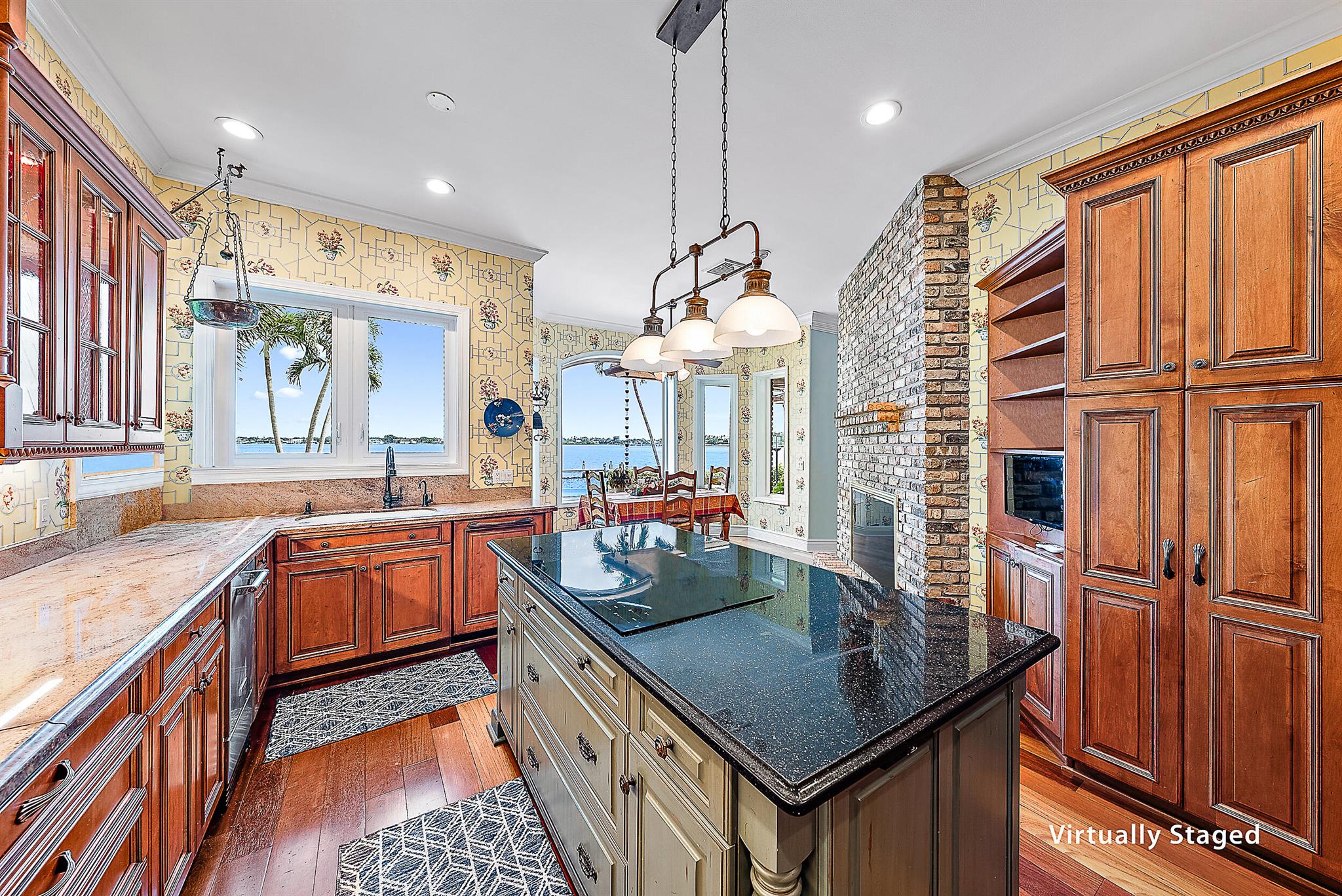 20 Yacht Club Place