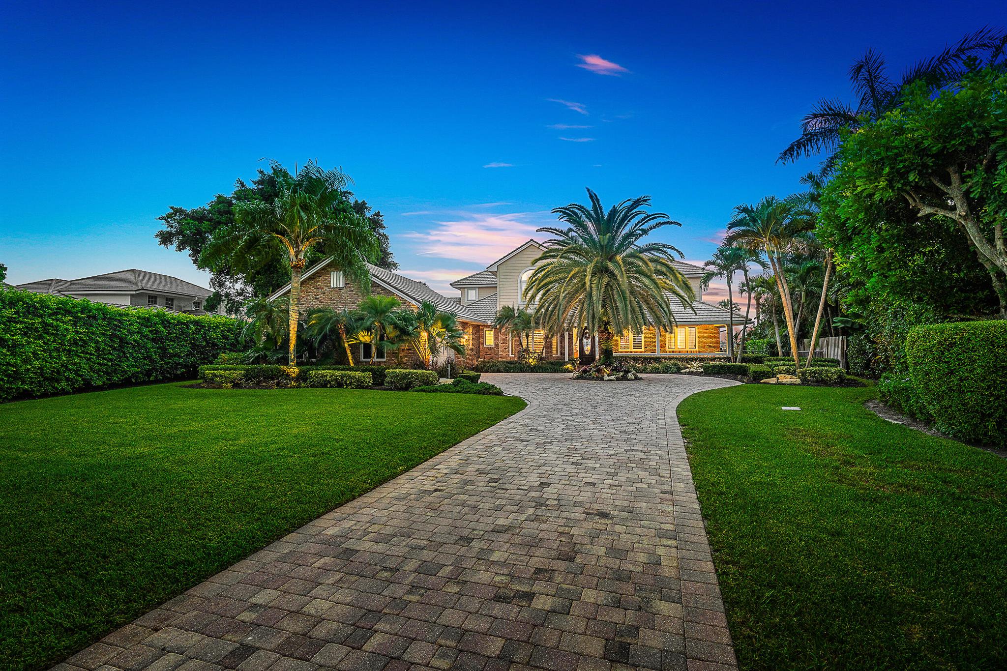 20 Yacht Club Place