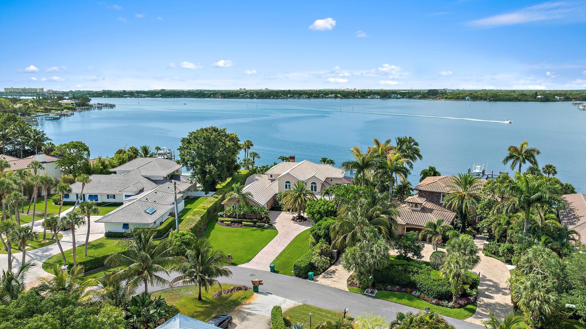 20 Yacht Club Place