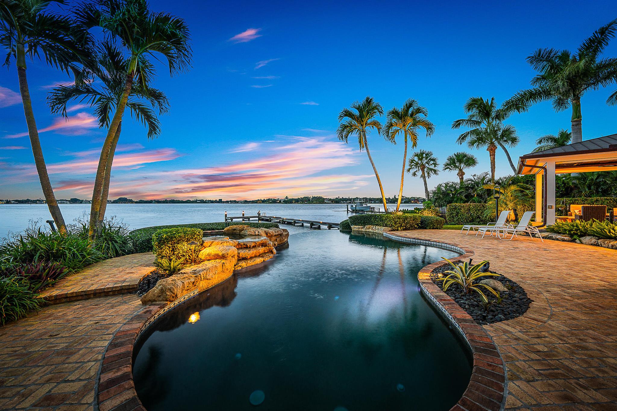 20 Yacht Club Place