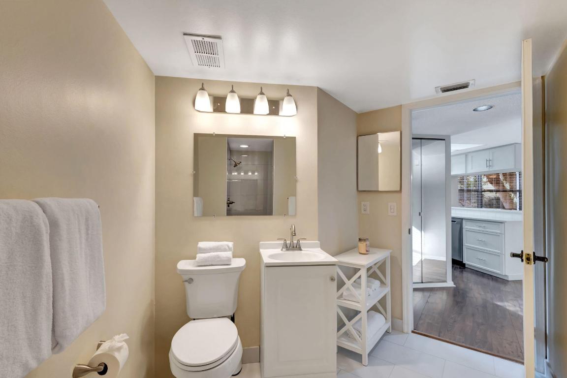 600 Uno Lago Drive 205