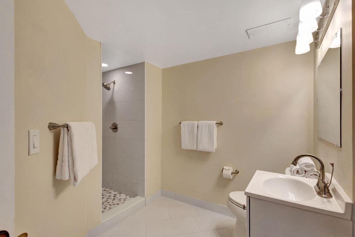 600 Uno Lago Drive 205