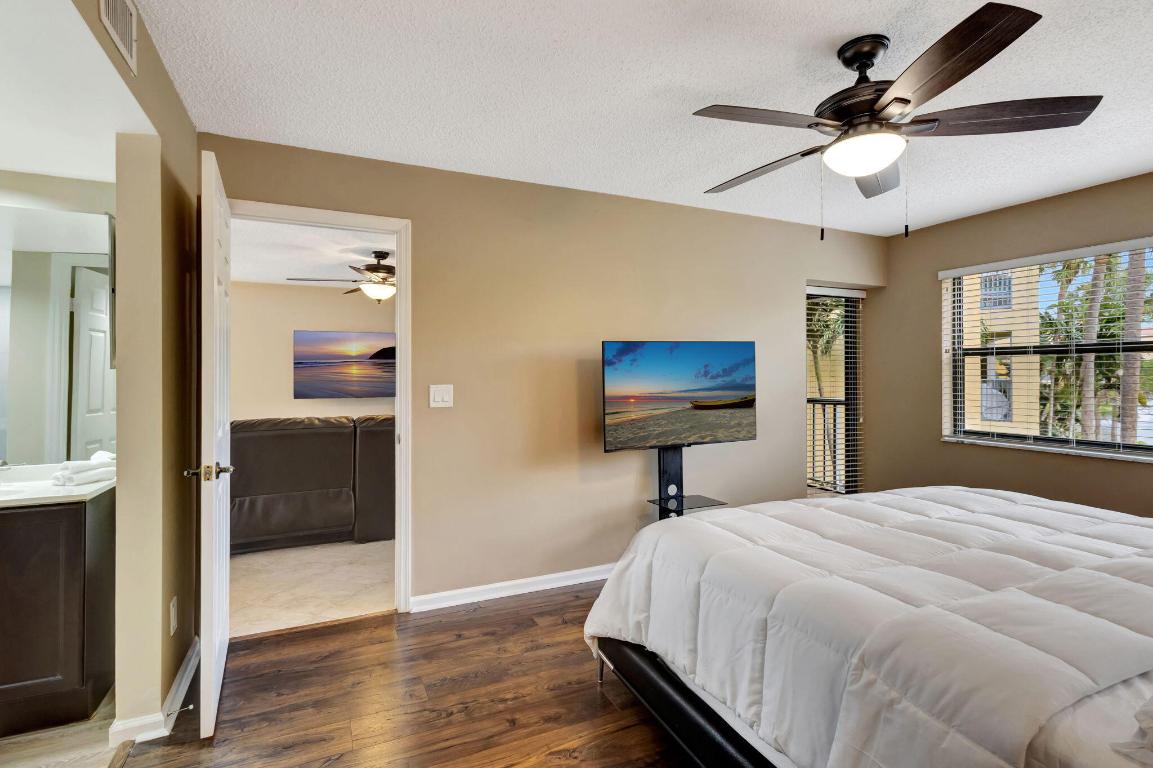 600 Uno Lago Drive 205