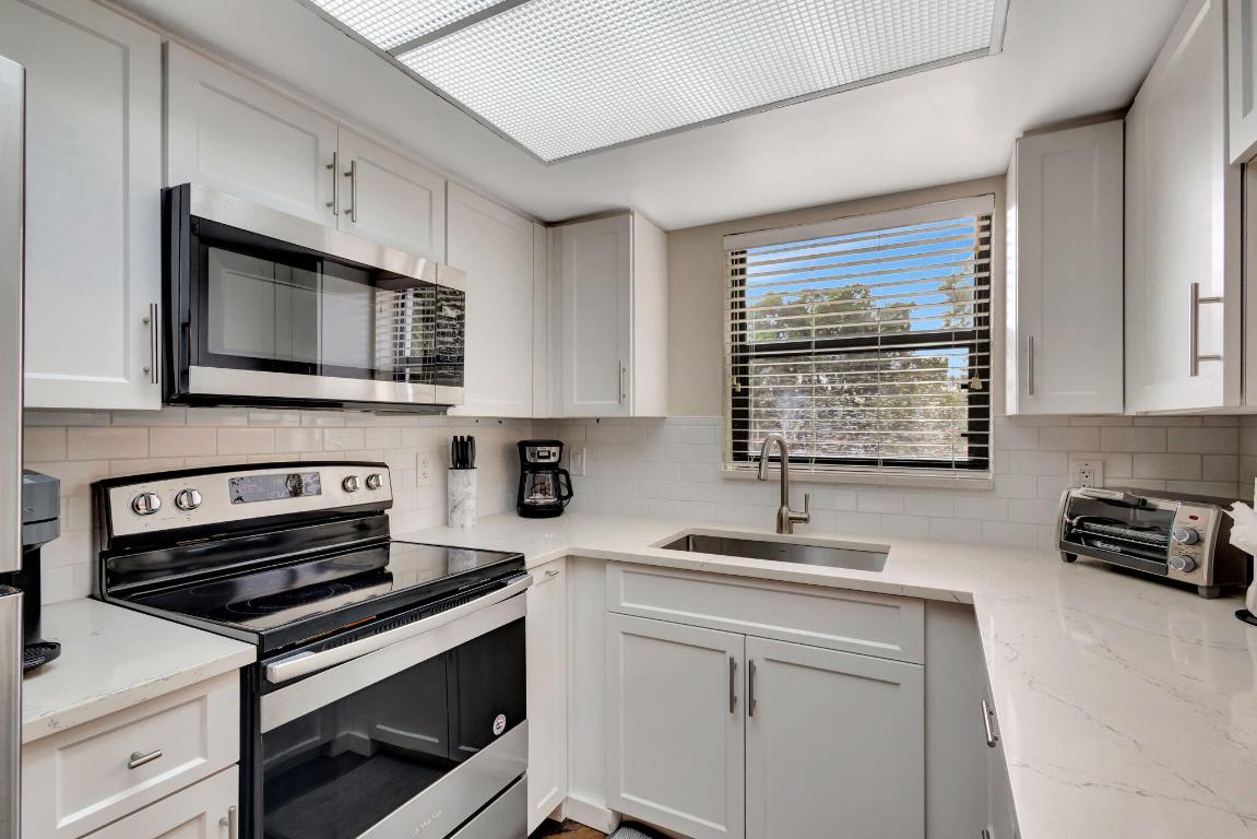 600 Uno Lago Drive 205