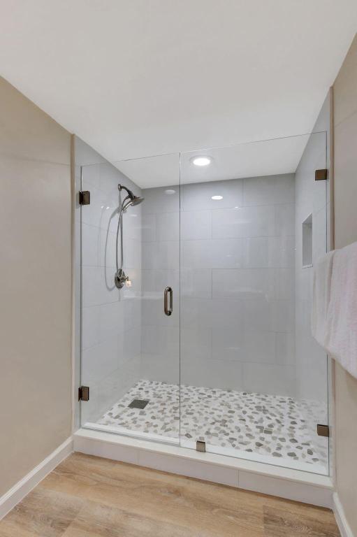 600 Uno Lago Drive 205