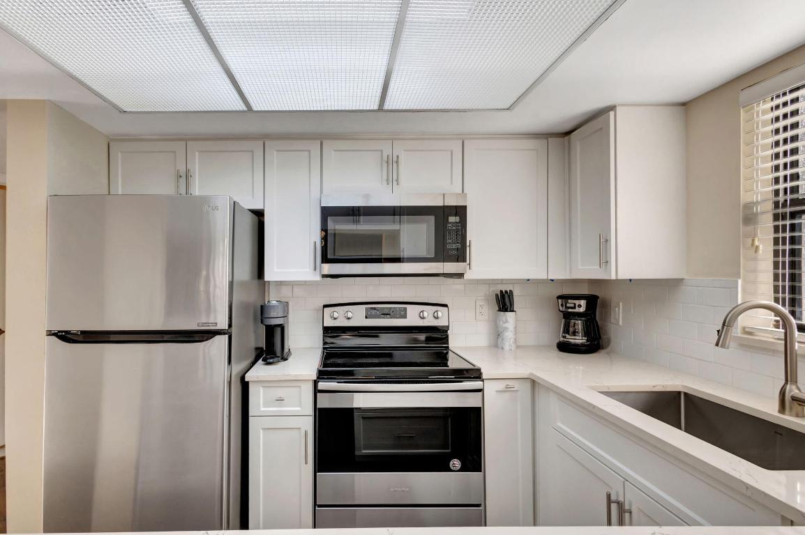 600 Uno Lago Drive 205