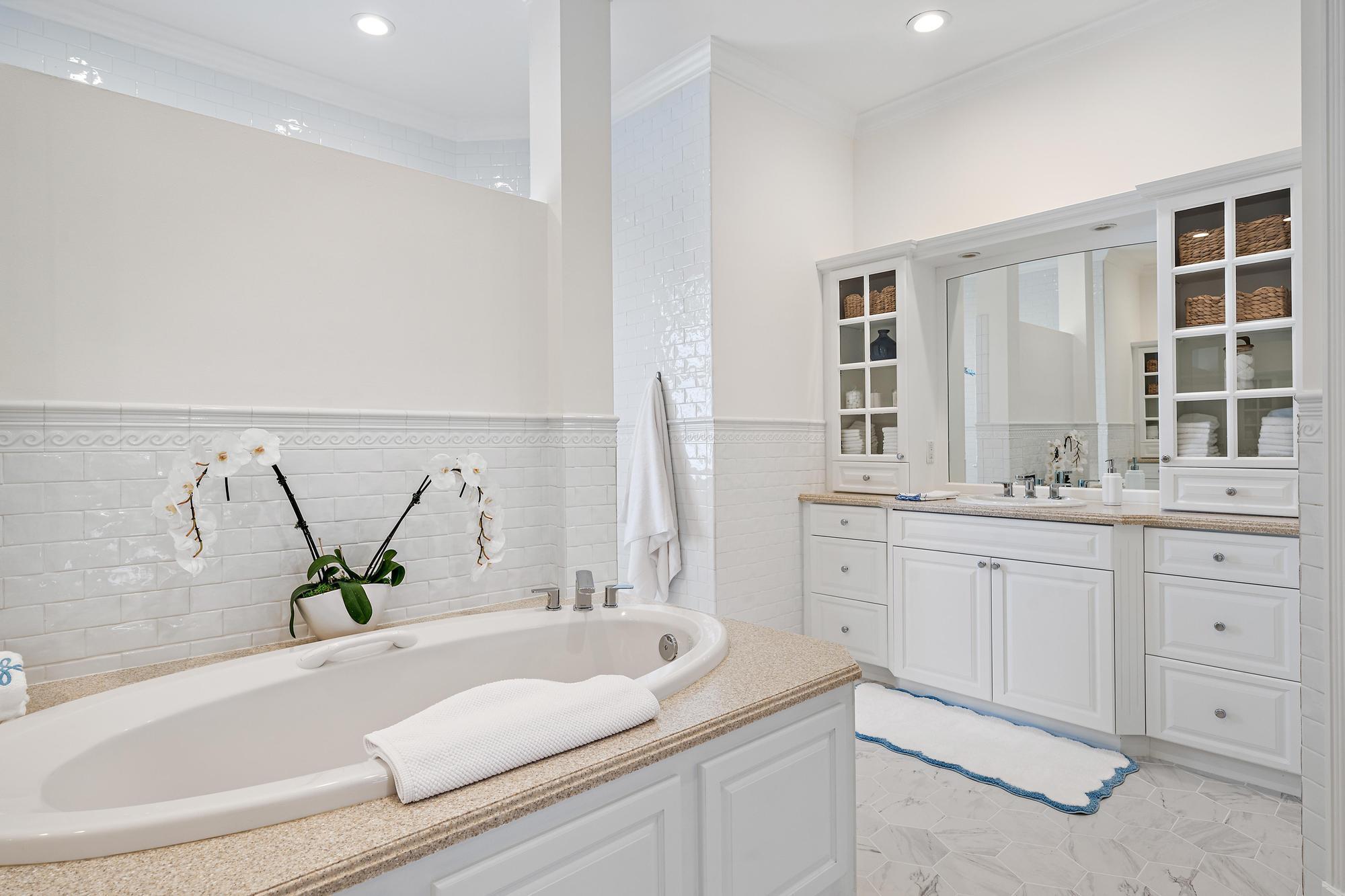 839 Country Club Drive