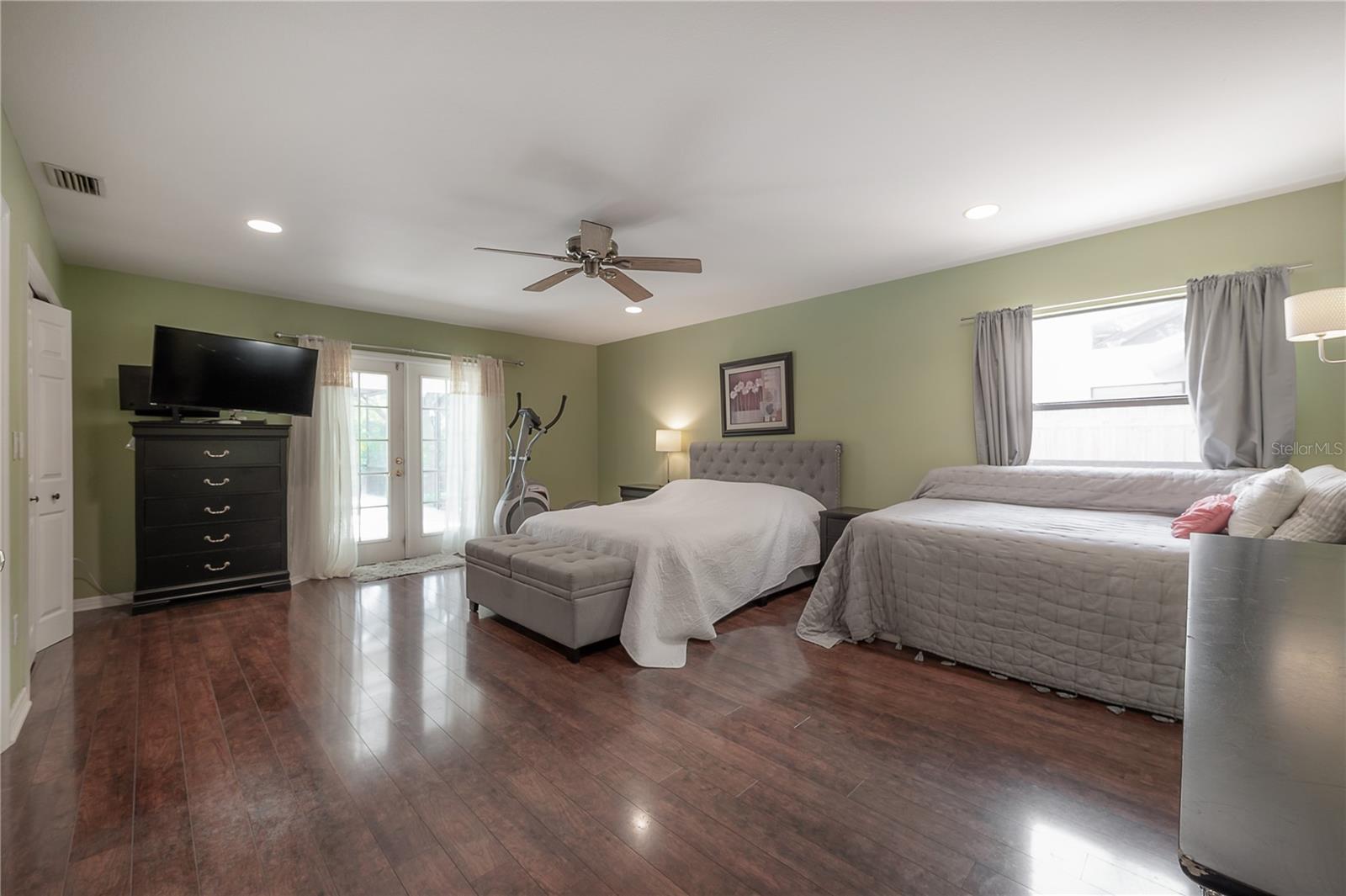 2669 FRISCO DR