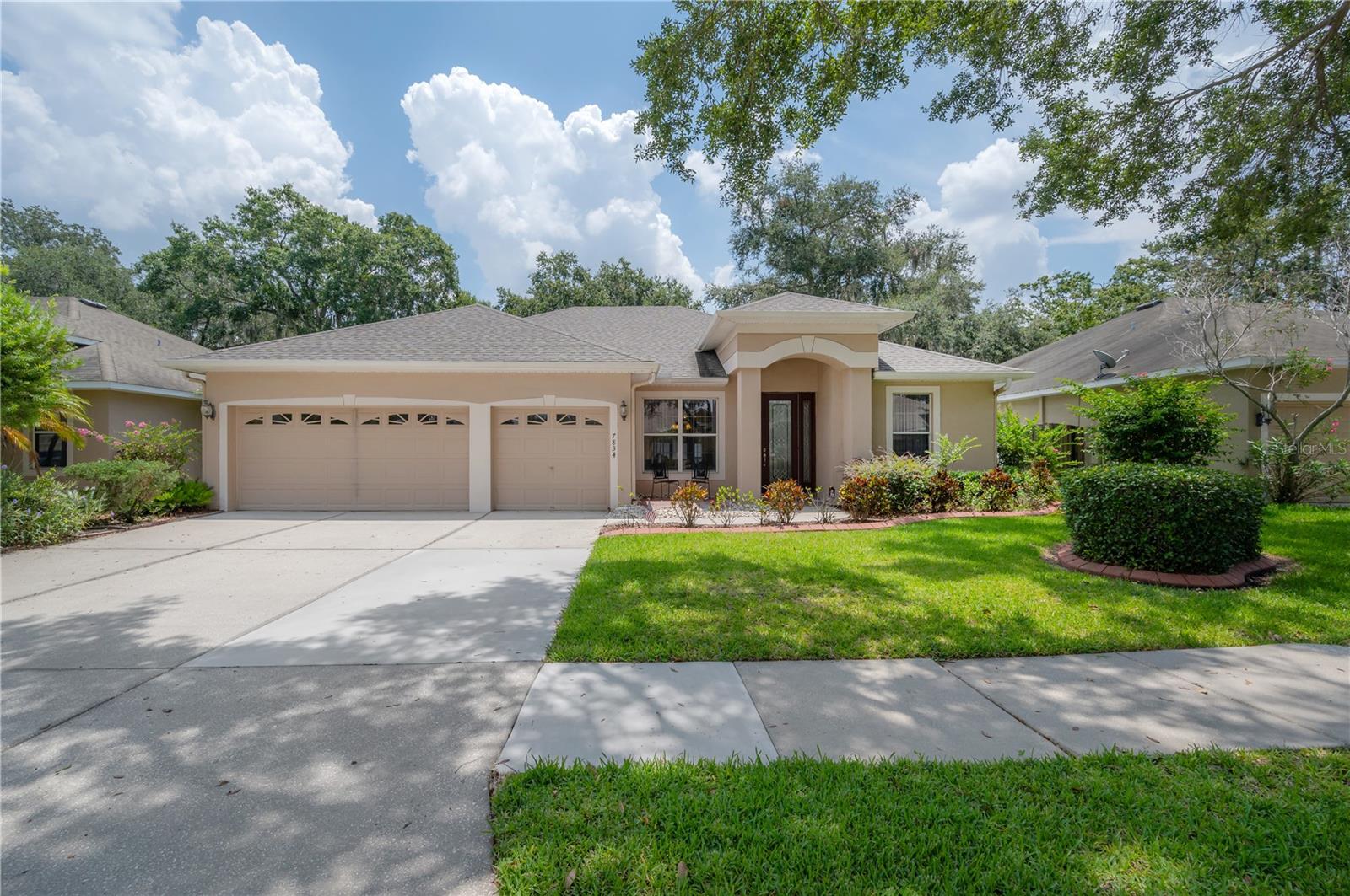 7834 RIVERWOOD OAKS DR