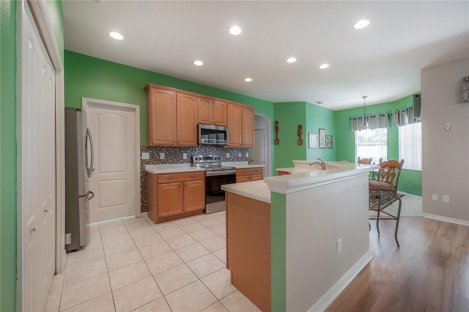 7834 RIVERWOOD OAKS DR