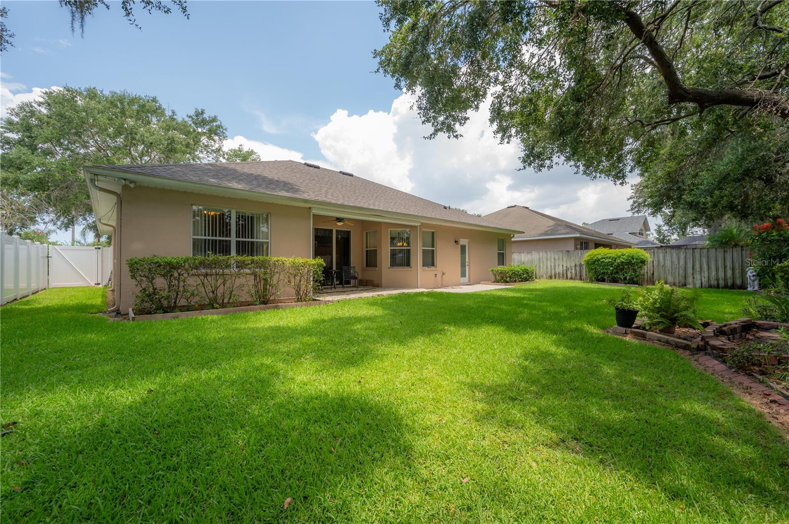 7834 RIVERWOOD OAKS DR