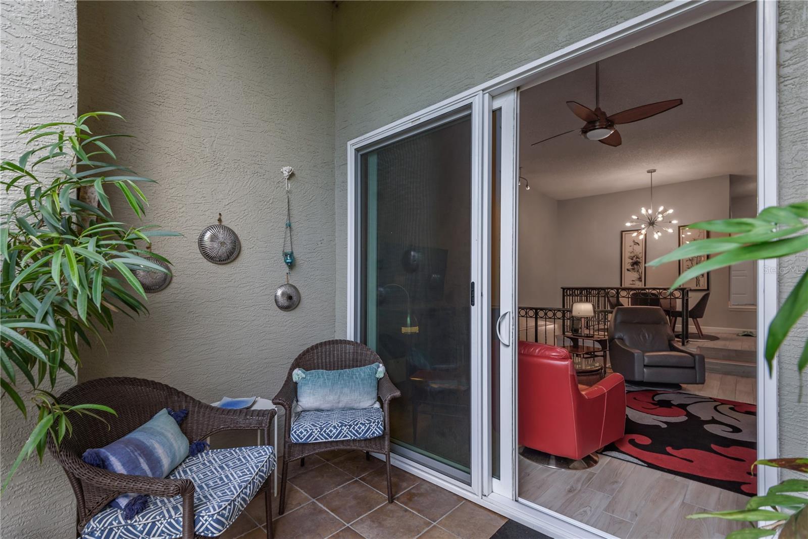606 TROPICAL BREEZE WAY