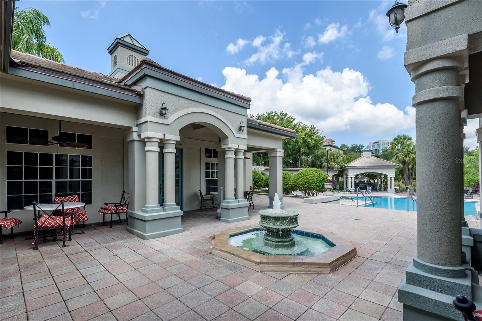 606 TROPICAL BREEZE WAY