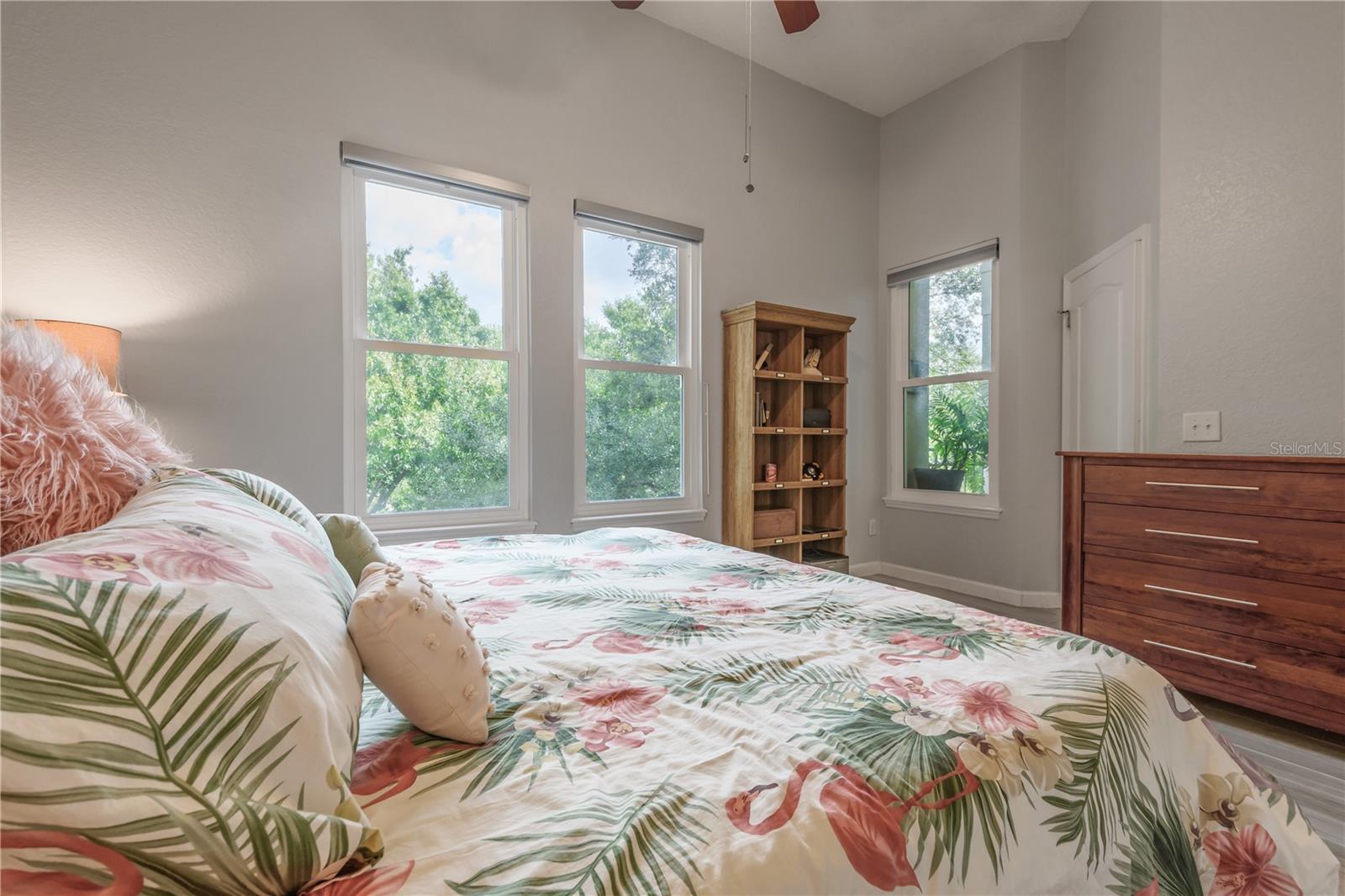 606 TROPICAL BREEZE WAY