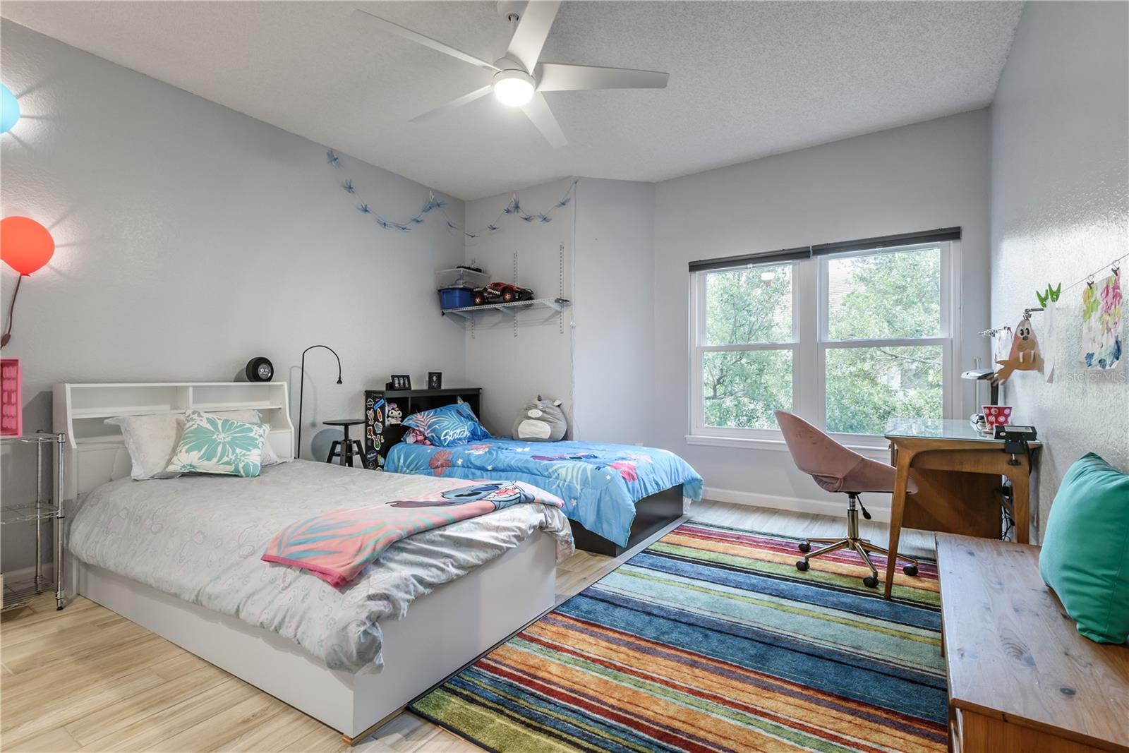 606 TROPICAL BREEZE WAY