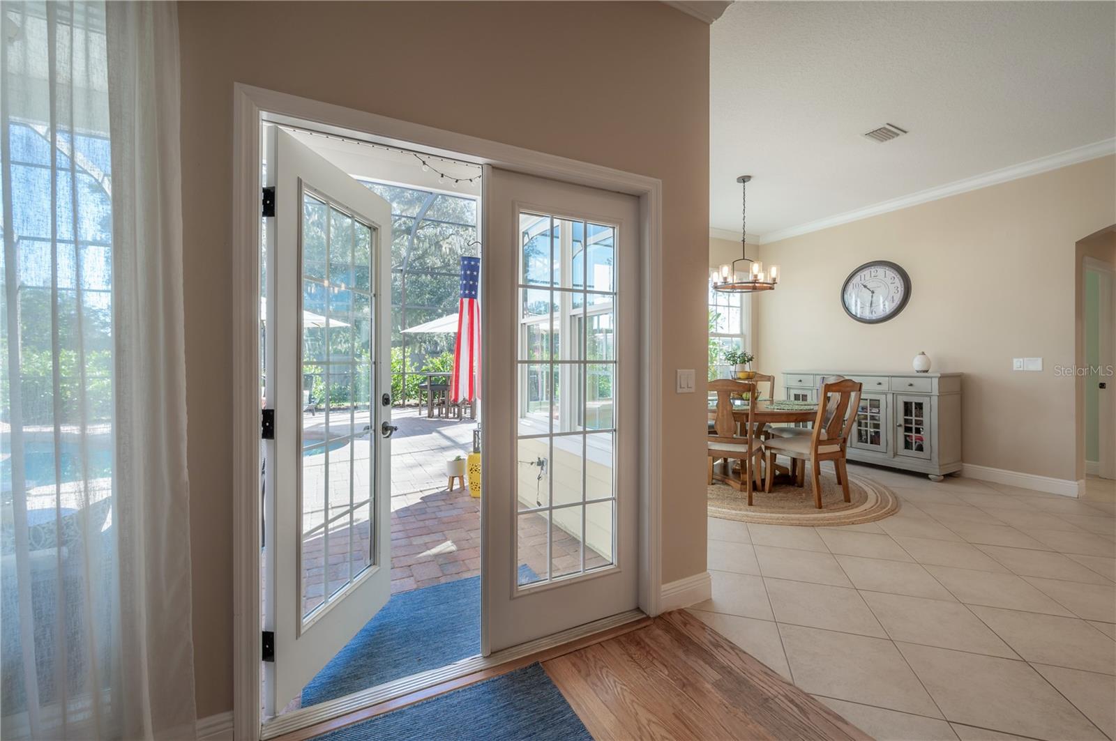 2204 COLEWOOD LN