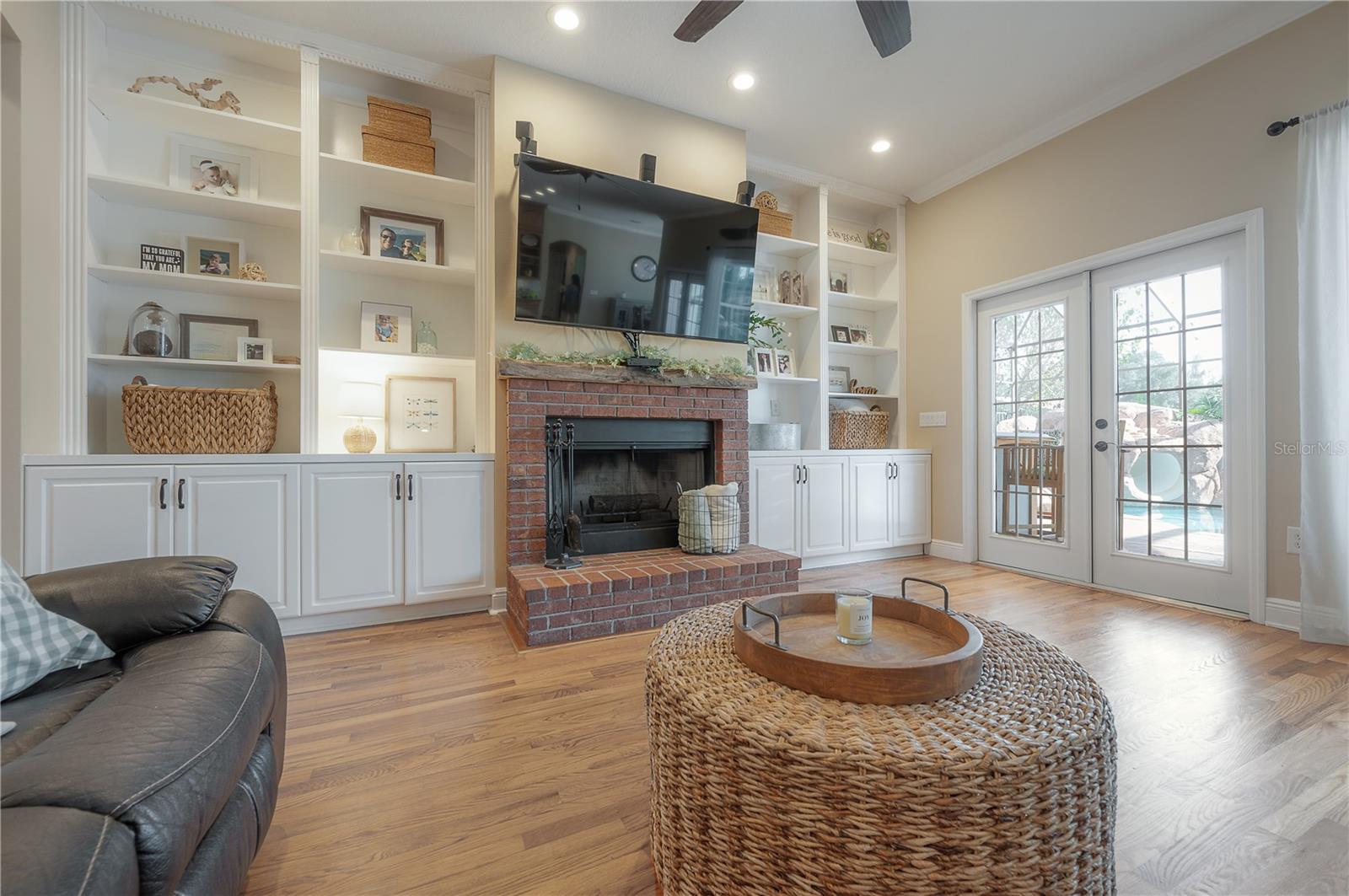 2204 COLEWOOD LN