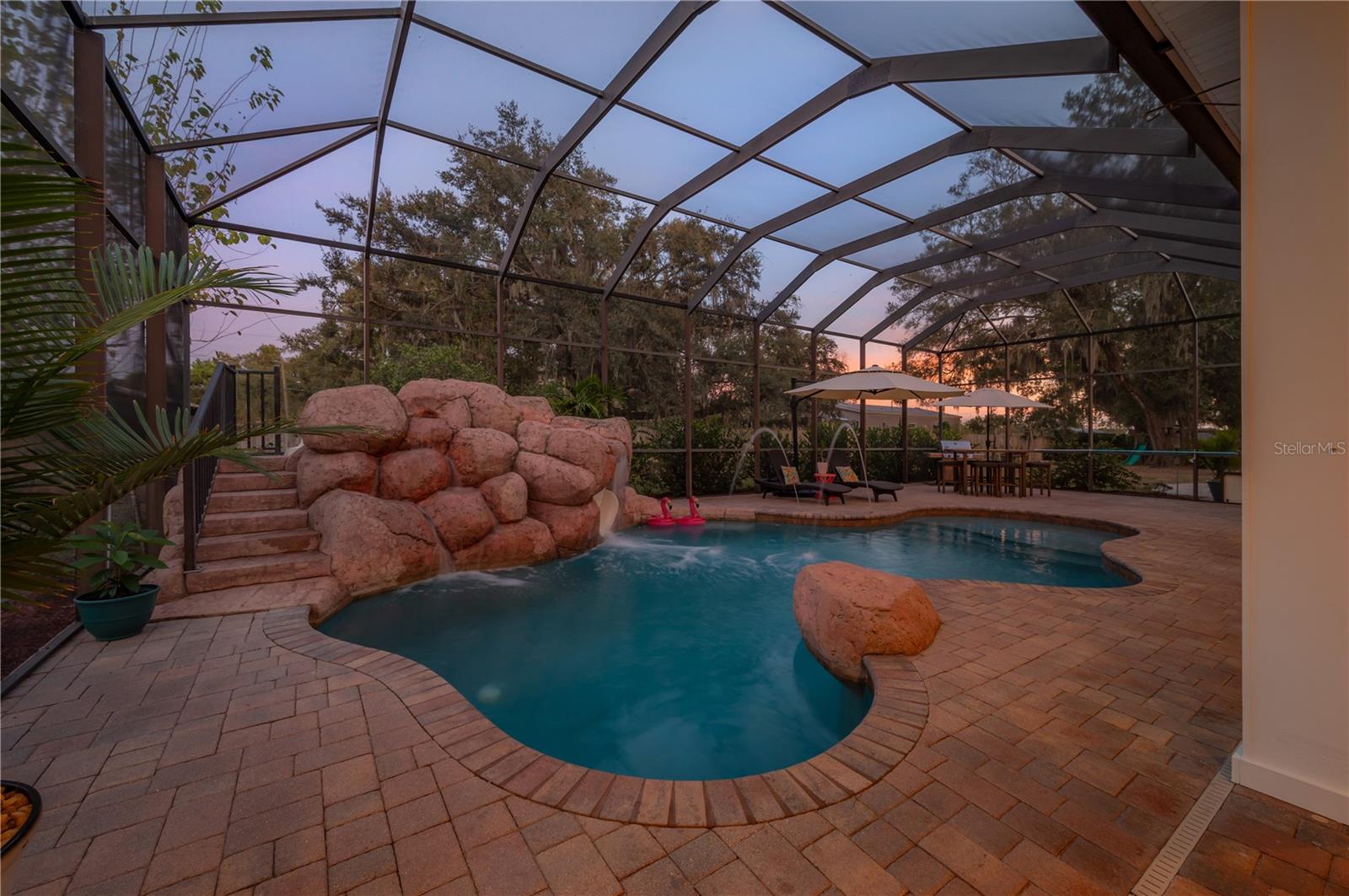2204 COLEWOOD LN