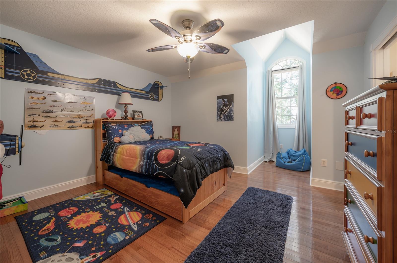 2204 COLEWOOD LN