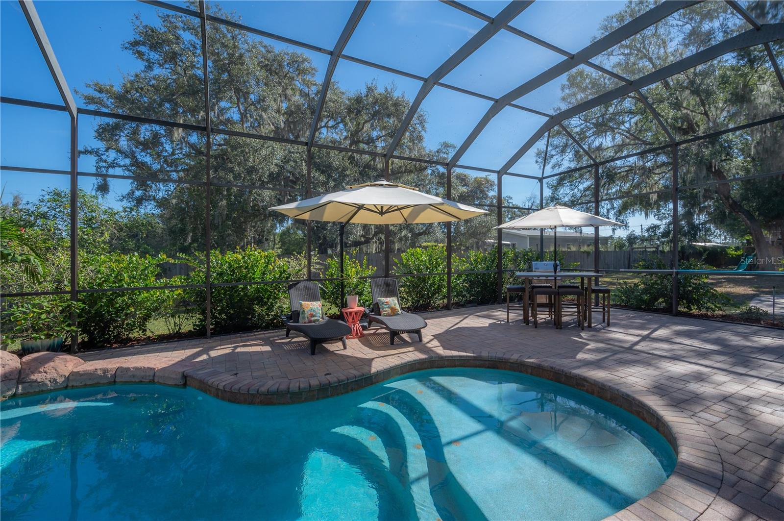 2204 COLEWOOD LN