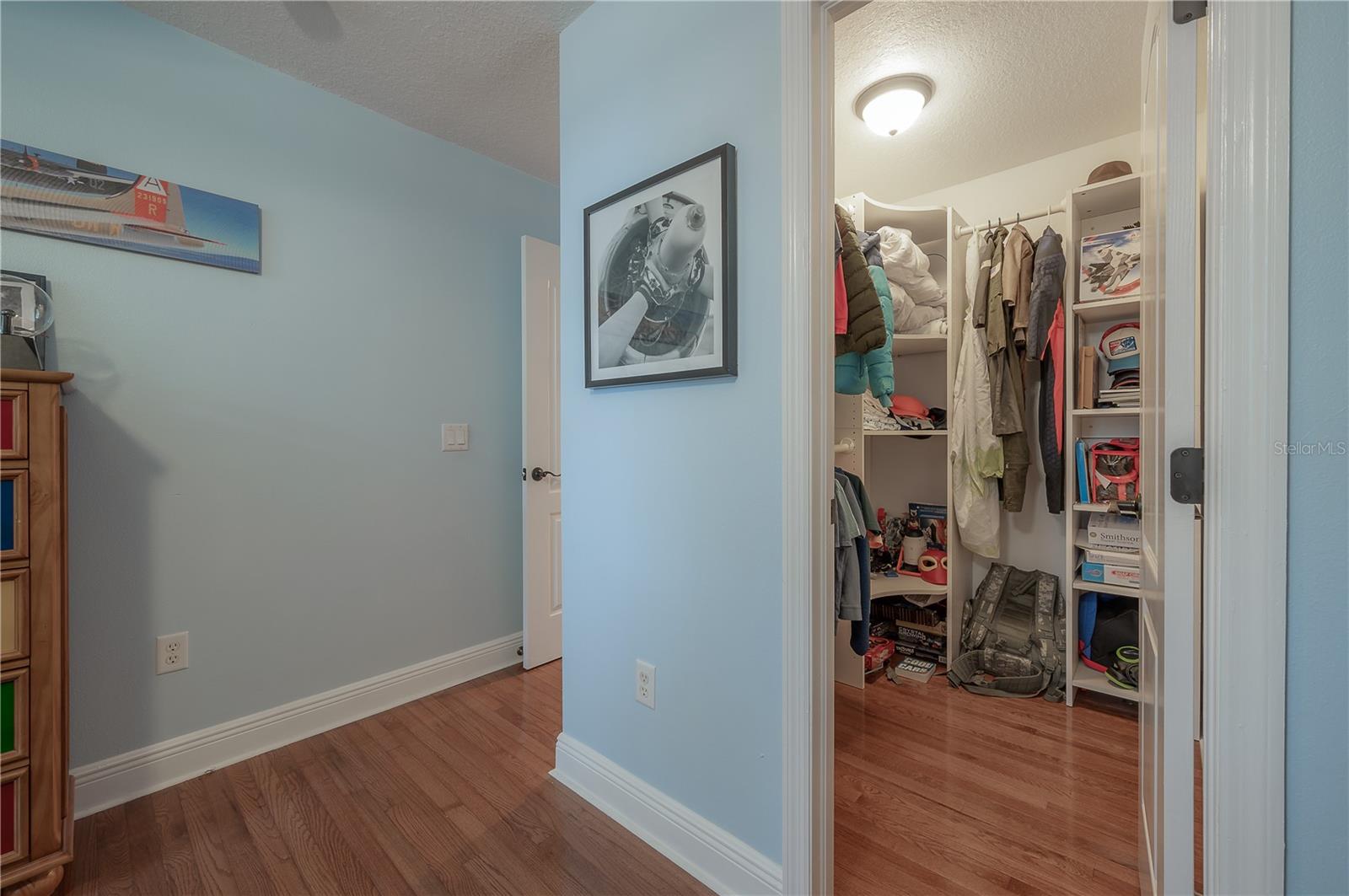 2204 COLEWOOD LN
