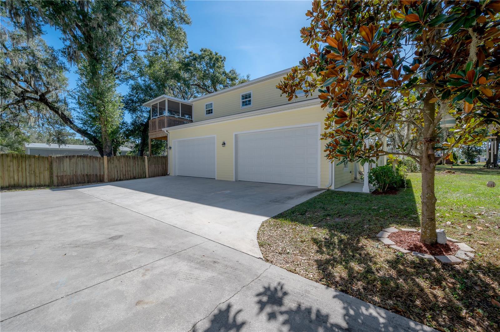 2204 COLEWOOD LN