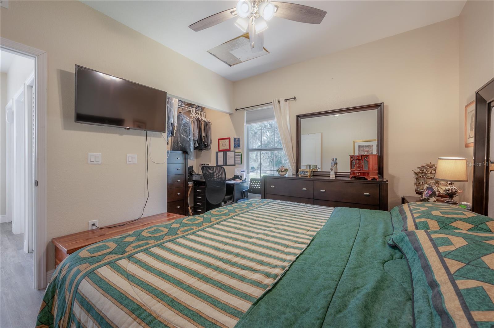 2204 COLEWOOD LN