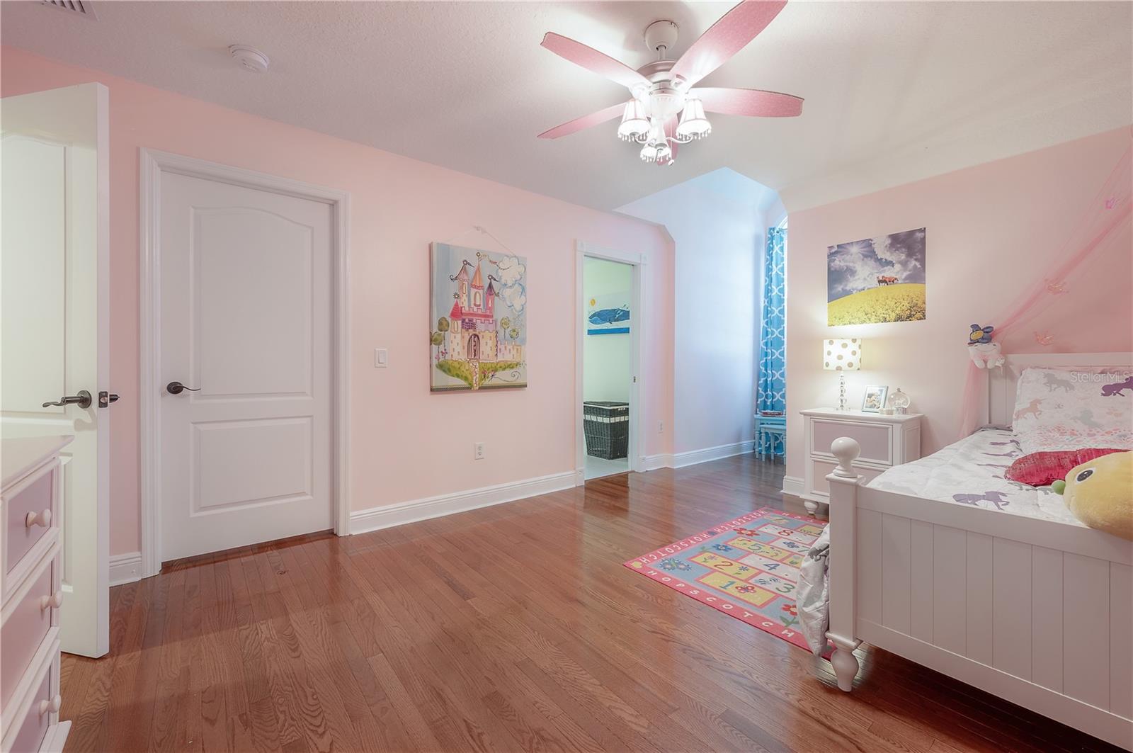 2204 COLEWOOD LN