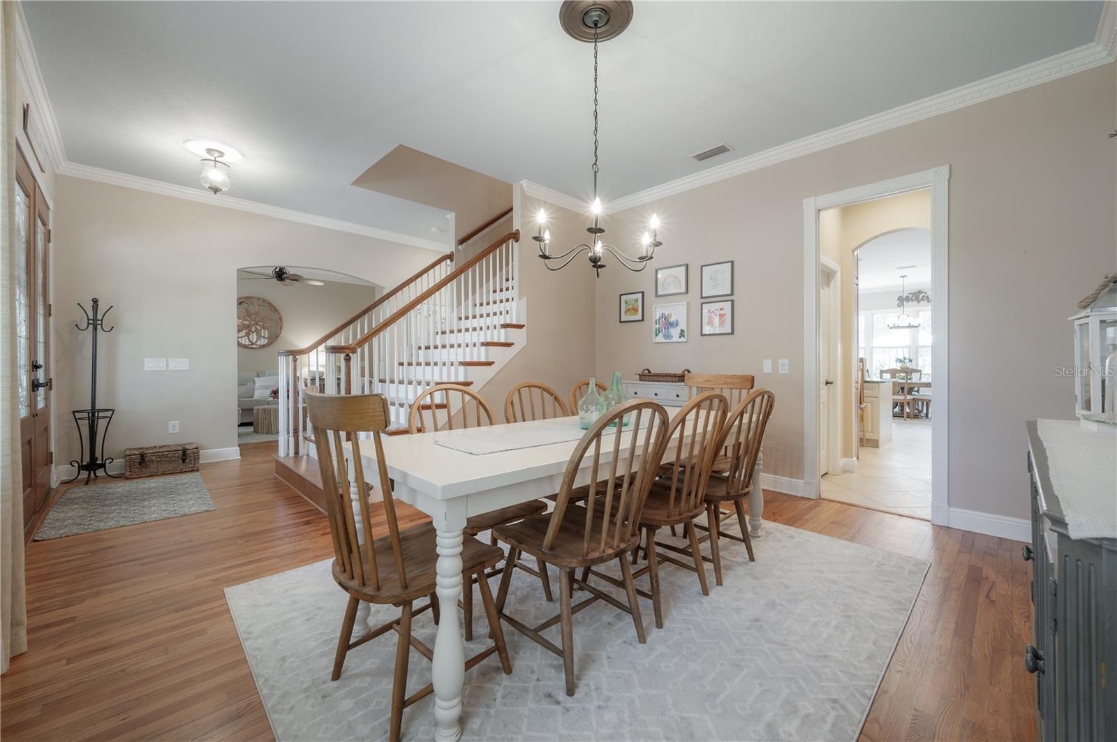 2204 COLEWOOD LN